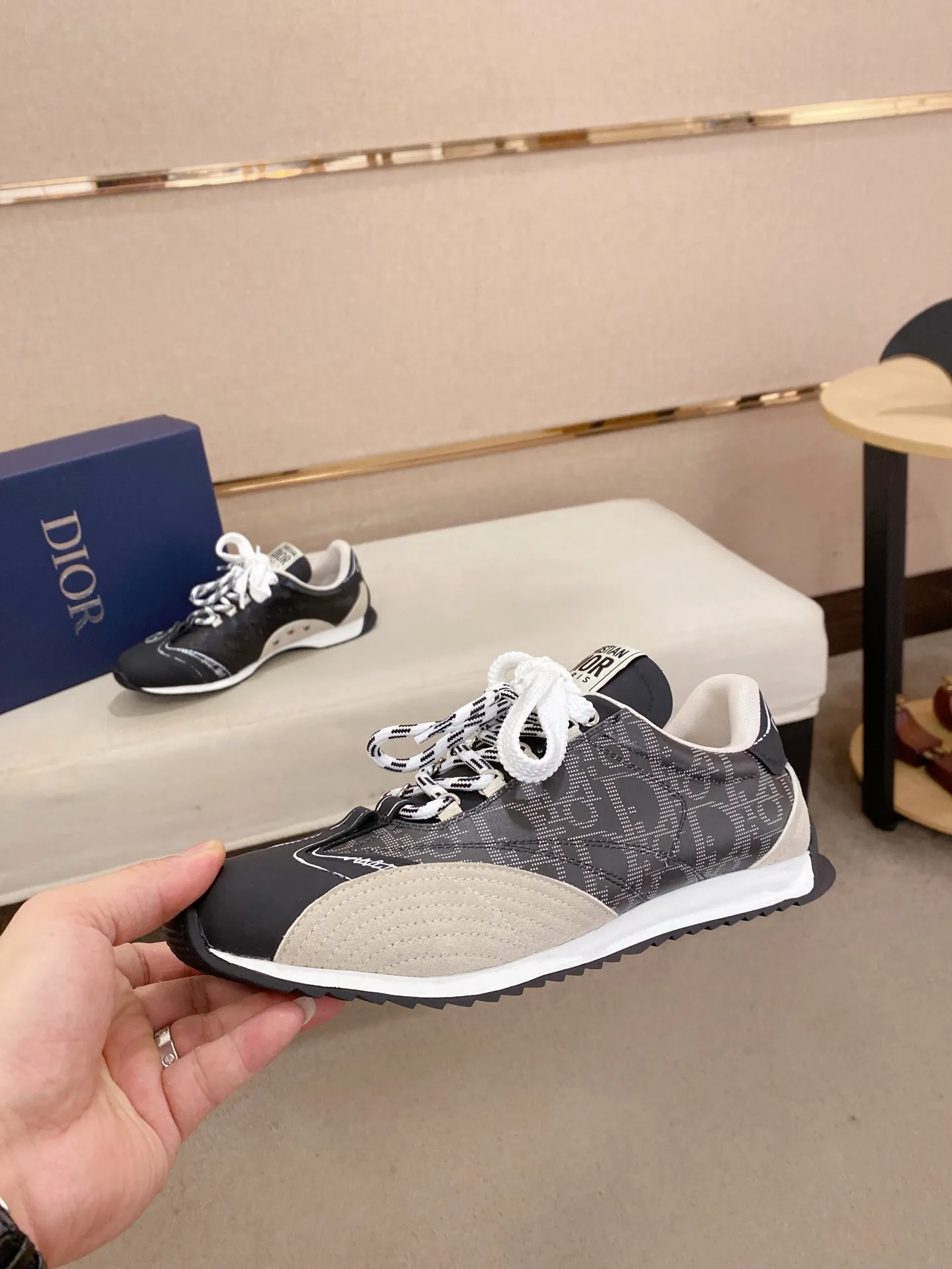 Men's shoes💰: 500💰Couple style💏 [Dior·Dior] New casual sports style men's shoes, new spring and summer design, perfect workmanship, lace-up lazy style to create wardrobe quality, upper: imported first-layer cowhide, mesh breathable lining soft and comfortable, ultra-light TPU wear-resistant outsole, simple, versatile fashion men's shoes, excellent color code number 35--44. (45,46 customized items are not returnable or exchangeable)